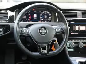 Volkswagen Golf thumbnail 12