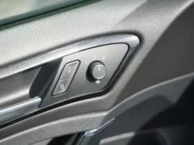 Volkswagen Golf thumbnail 17