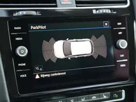 Volkswagen Golf thumbnail 21