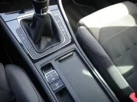 Volkswagen Golf thumbnail 32