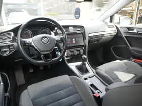 Volkswagen Golf thumbnail 2