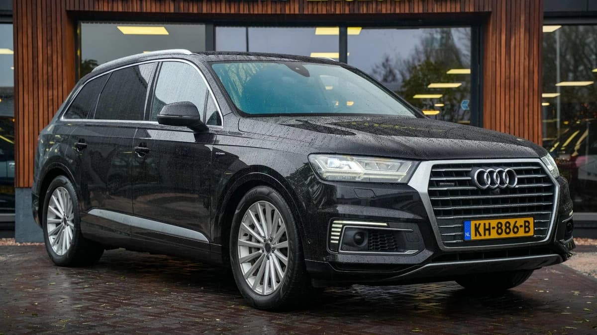 Audi Q7 — foto 1