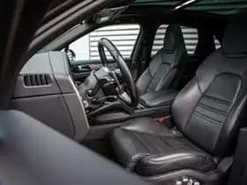 Porsche Cayenne thumbnail 4