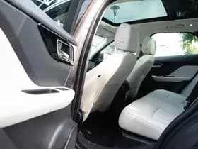 Jaguar F-Pace 2.0 Portfolio Pano AWD 20d 2.0 Portfolio Pano AWD 20d thumbnail 13