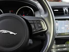 Jaguar F-Pace 2.0 Portfolio Pano AWD 20d 2.0 Portfolio Pano AWD 20d thumbnail 19