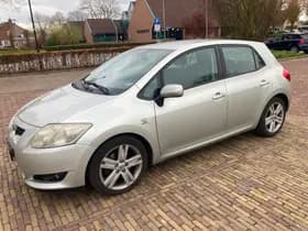 Toyota Auris thumbnail 2