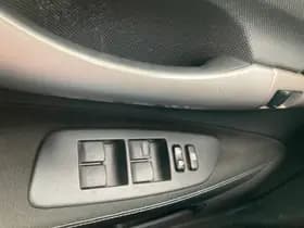 Toyota Auris thumbnail 11