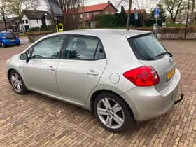 Toyota Auris thumbnail 5