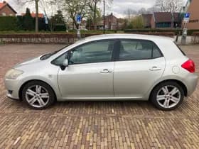 Toyota Auris thumbnail 8