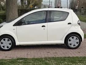 Toyota Aygo thumbnail 6