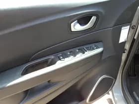 Renault Captur thumbnail 16
