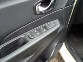 Renault Captur thumbnail 16