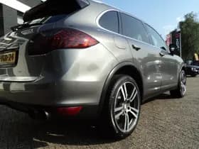 Porsche Cayenne thumbnail 11