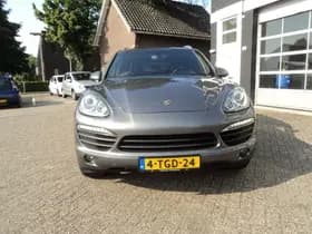 Porsche Cayenne thumbnail 3