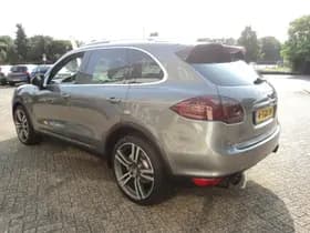 Porsche Cayenne thumbnail 6