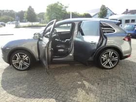 Porsche Cayenne thumbnail 10