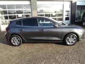 Ford Focus thumbnail 9