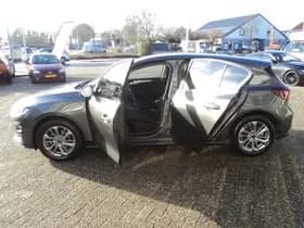 Ford Focus thumbnail 10