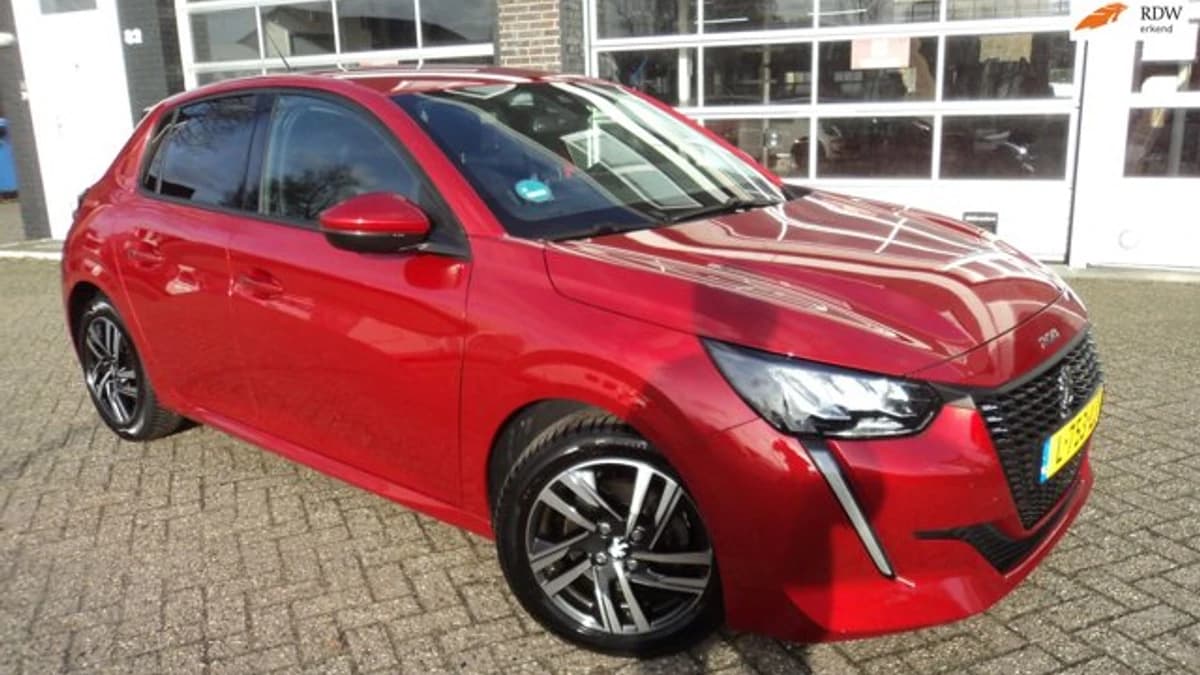 Peugeot 208 — foto 1