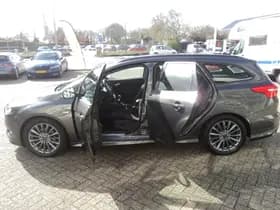 Ford Focus thumbnail 10