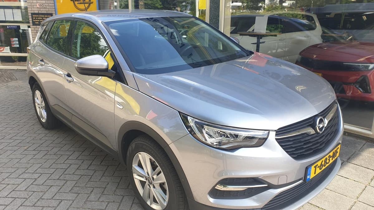 Opel Grandland X 1.2 TURBO ECC APPLE CAR PLAY BLUET. L.M. — foto 1