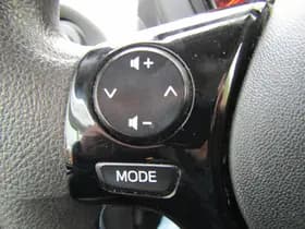 Peugeot 108 1.0 e-VTi 68pk 5D Blue Lease thumbnail 9