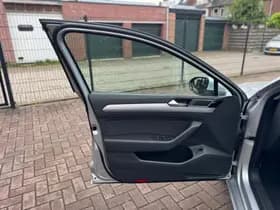 Volkswagen Passat thumbnail 13