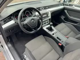 Volkswagen Passat thumbnail 15