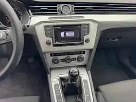 Volkswagen Passat thumbnail 20