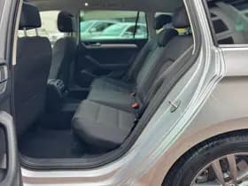 Volkswagen Passat thumbnail 25