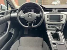 Volkswagen Passat thumbnail 28