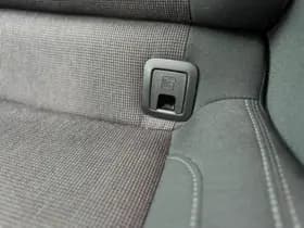 Volkswagen Passat thumbnail 30