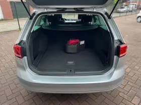 Volkswagen Passat thumbnail 31
