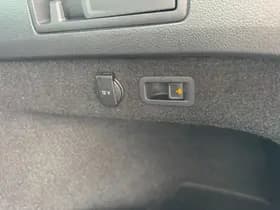 Volkswagen Passat thumbnail 34