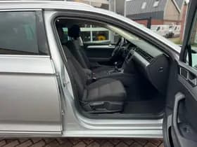 Volkswagen Passat thumbnail 37