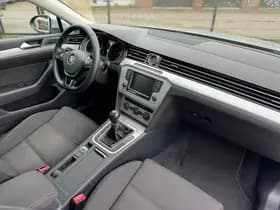 Volkswagen Passat thumbnail 39