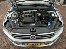Volkswagen Passat thumbnail 42