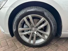Volkswagen Passat thumbnail 43