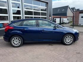 Ford Focus thumbnail 4
