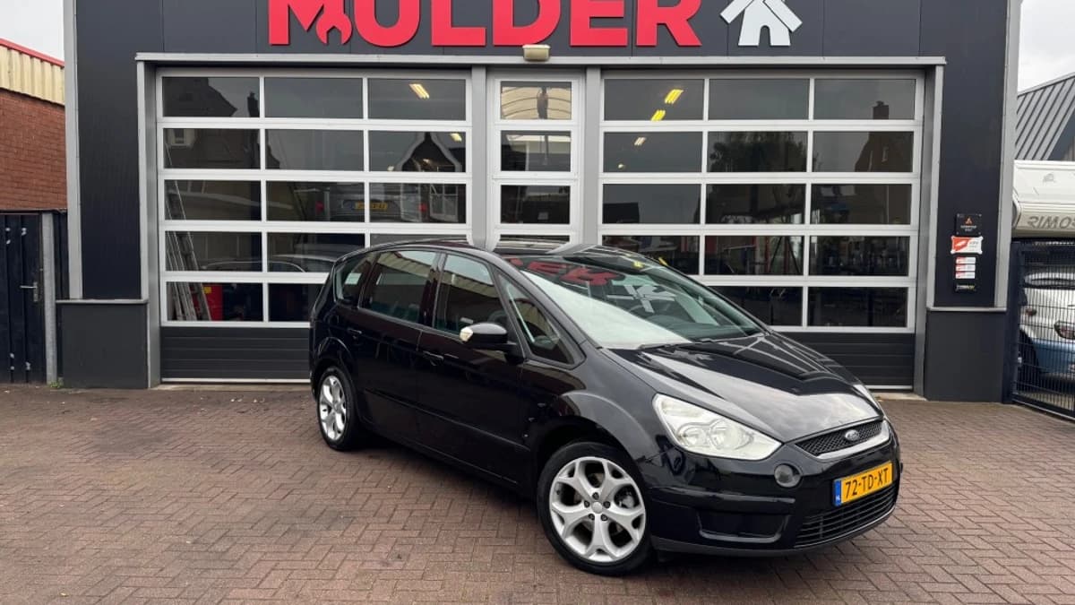 Ford S-Max — foto 1