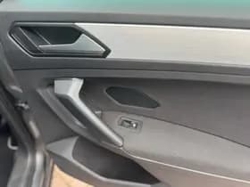 Volkswagen Tiguan thumbnail 33
