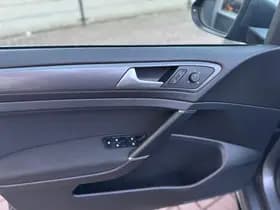 Volkswagen Golf thumbnail 30