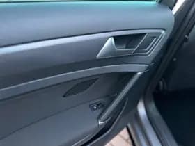 Volkswagen Golf thumbnail 35