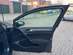 Volkswagen Golf thumbnail 41