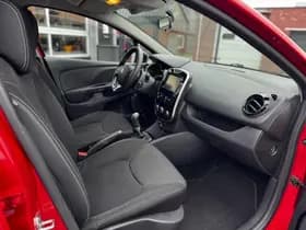 Renault Clio thumbnail 32