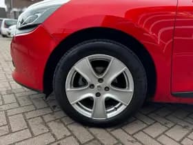 Renault Clio thumbnail 36