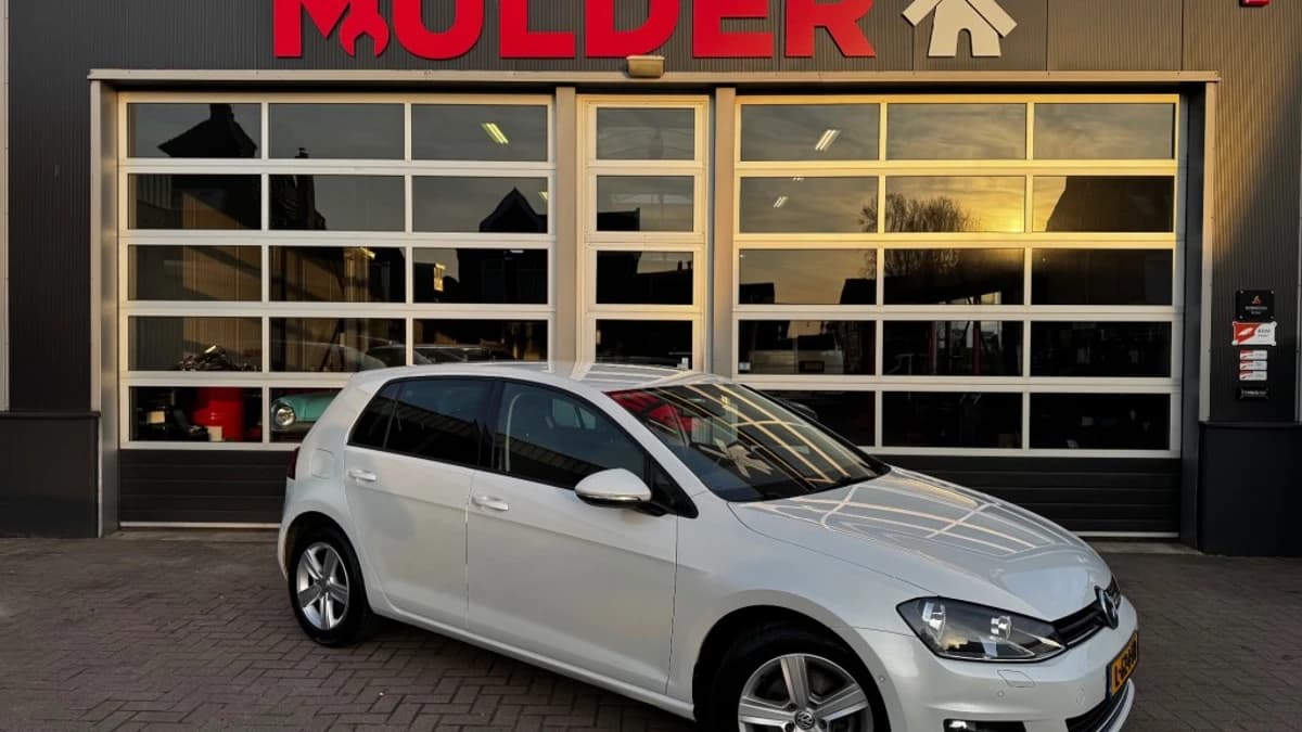 Volkswagen Golf — foto 1