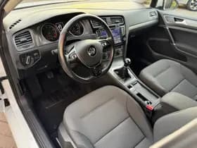 Volkswagen Golf thumbnail 11