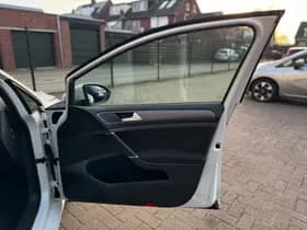 Volkswagen Golf thumbnail 31