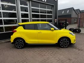 Suzuki Swift thumbnail 4